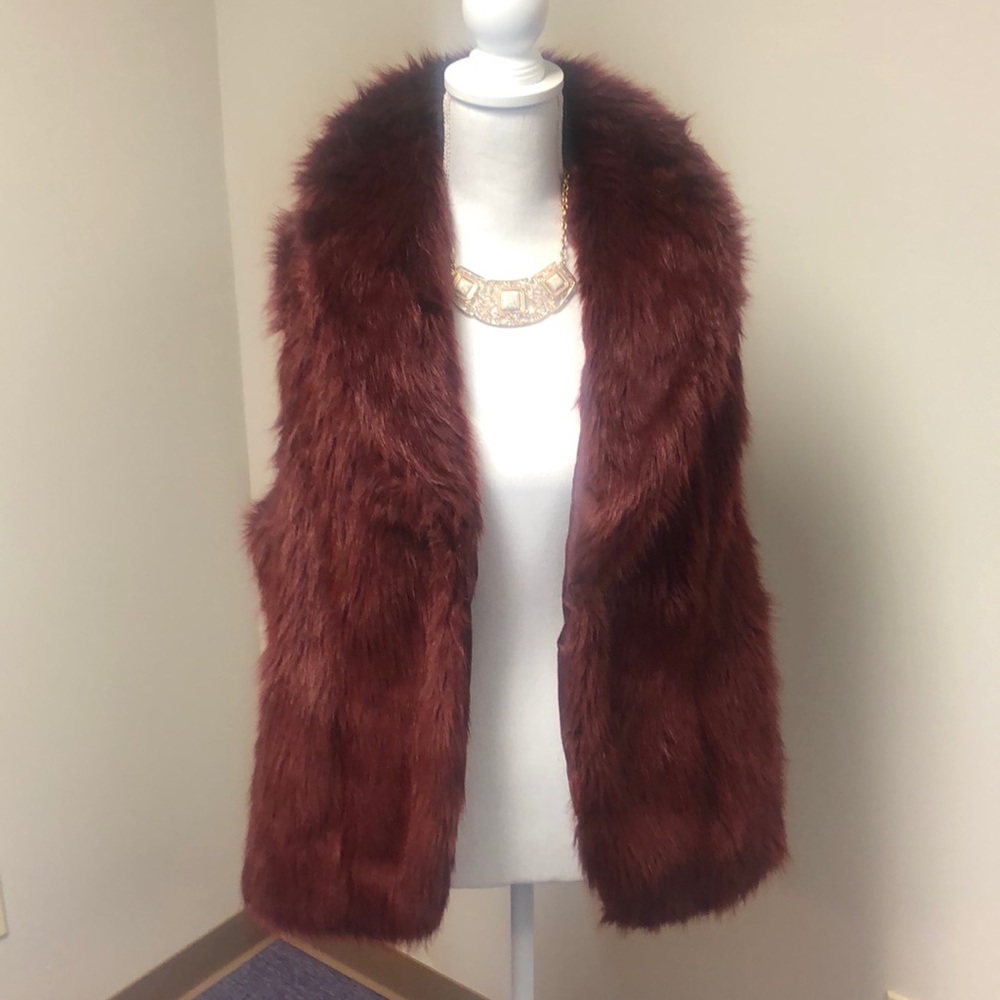 Jones New York Signature Burgundy Faux Fur Vest